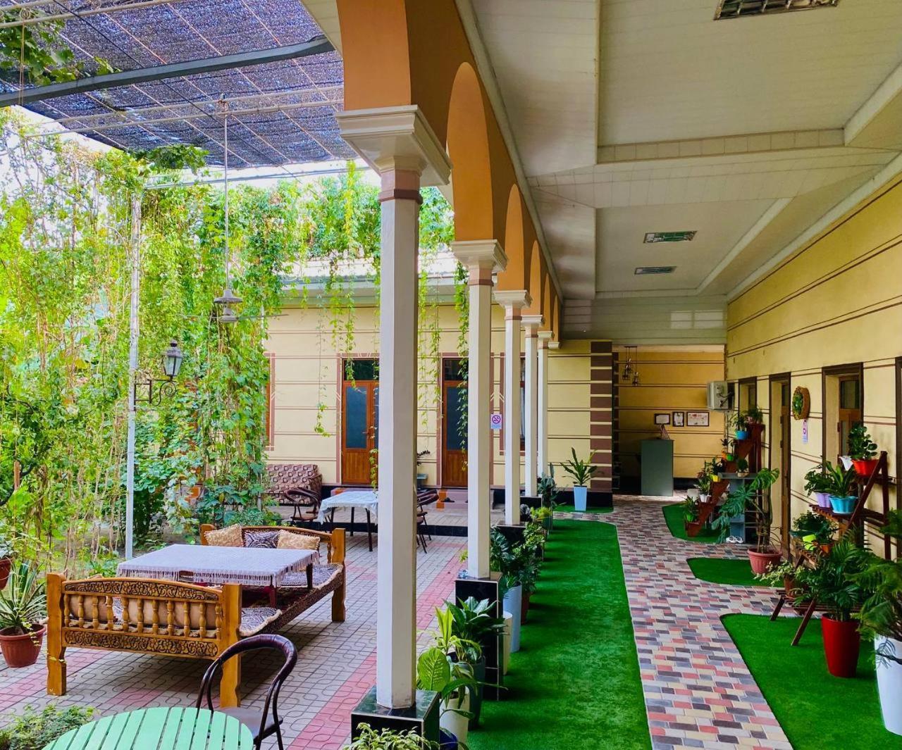 Guest House Evergreen Marghilon Exterior foto